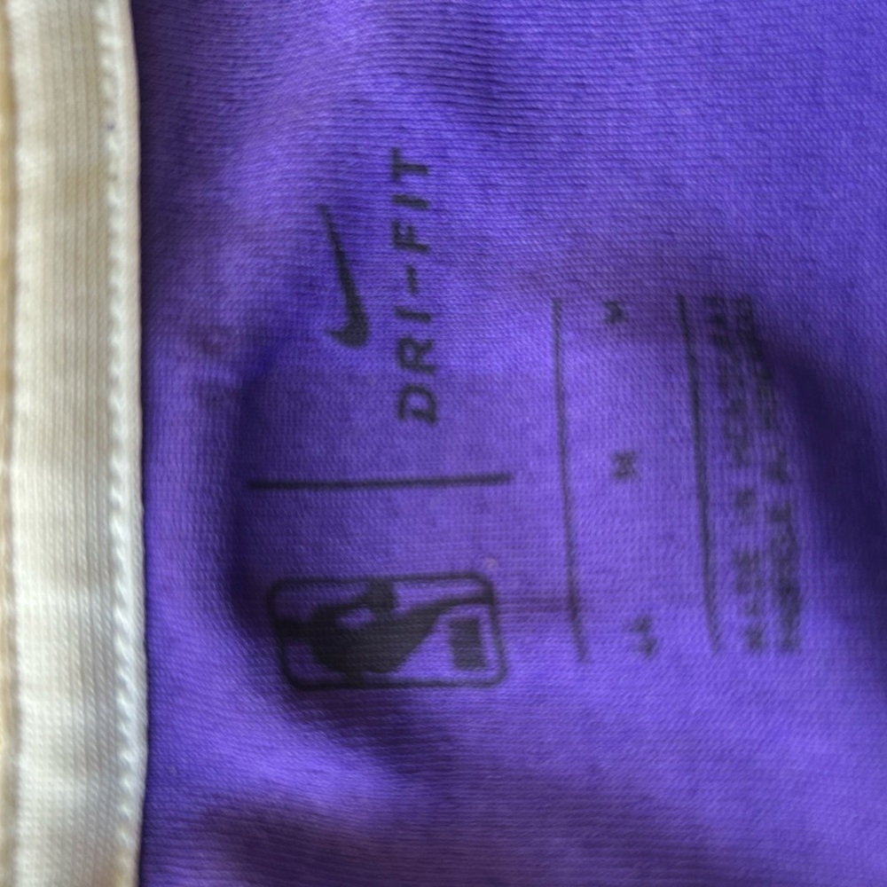 LeBron James jersey - Picture 4 of 4